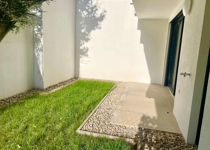 公寓 Modern With Garden & Free Parking